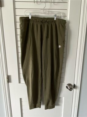 Nike Green Standard Fit Mid Rise Sweatpant Joggers Size XL Pre Owned